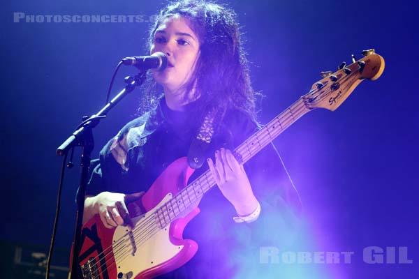 HINDS - 2015-10-31 - PARIS - Grande Halle de La Villette - 